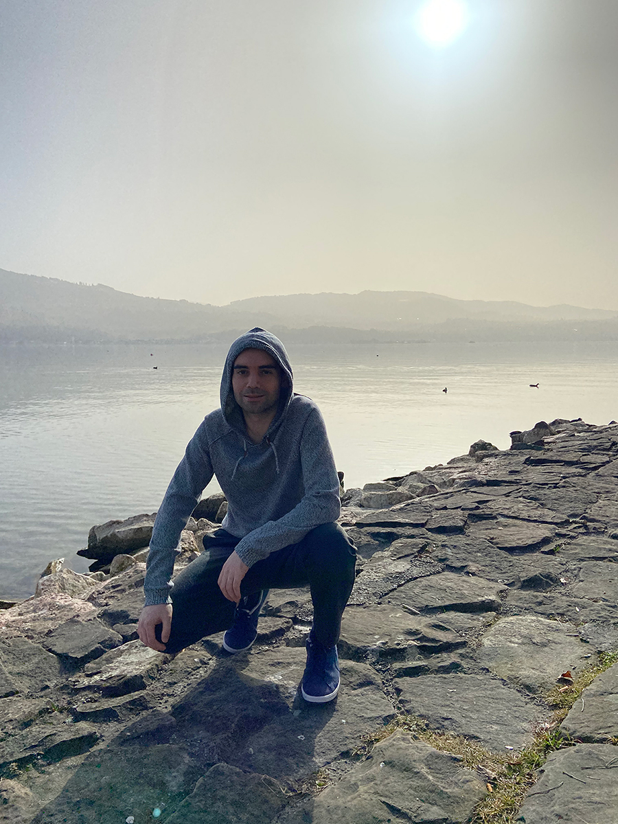 Selbstporträt am See